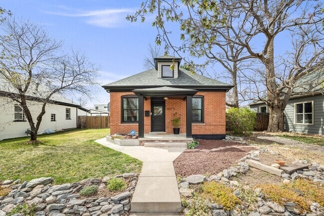Building Photo - Charming 2BR House in Denver