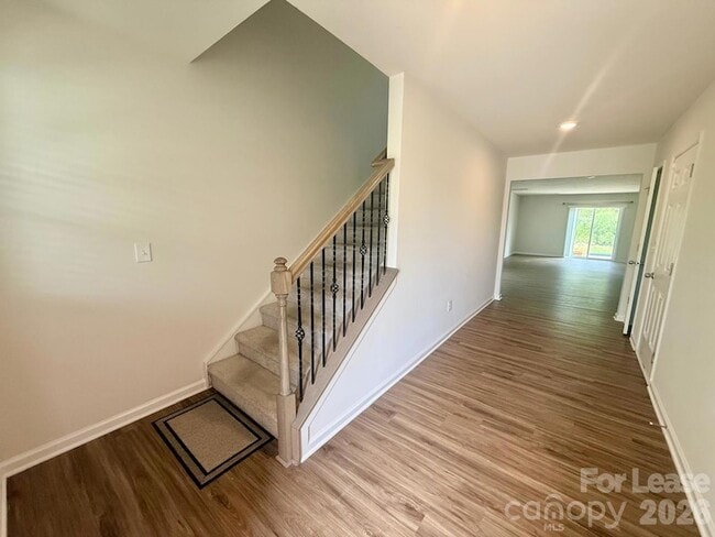 2834 Oldfield Dr