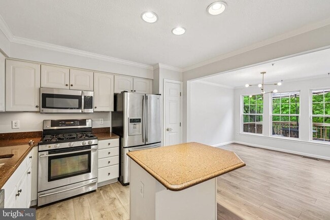 Photo - 8727 Thornbrook Dr