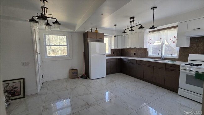 Photo - 208 Glenmere Rd