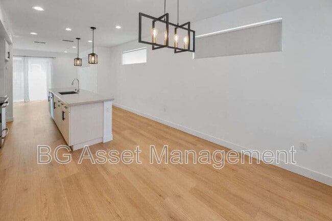 Photo - 3909 Wattling St