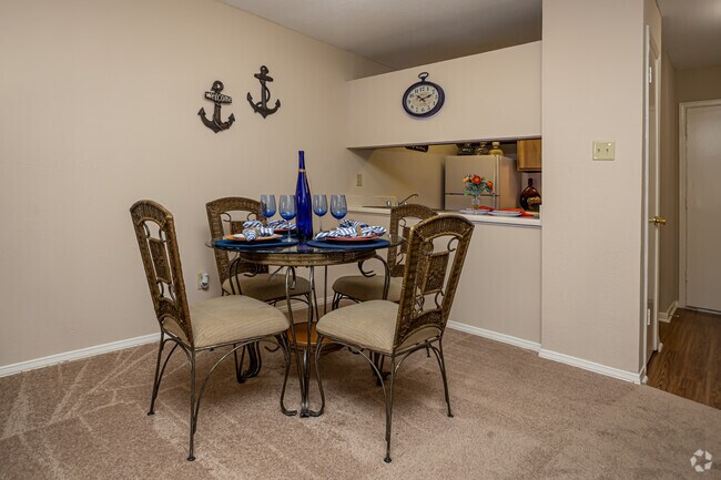 1BR, 1BA - 710SF