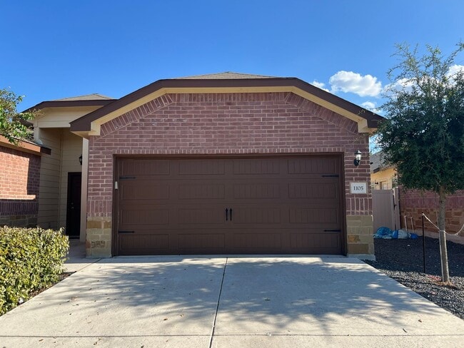 Luxury 3/2 Duplex in Seguin, Texas - Luxury 3/2 Duplex in Seguin, Texas Townhome