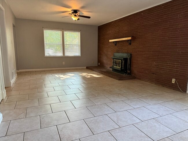 Photo - 2730 Bolivar St