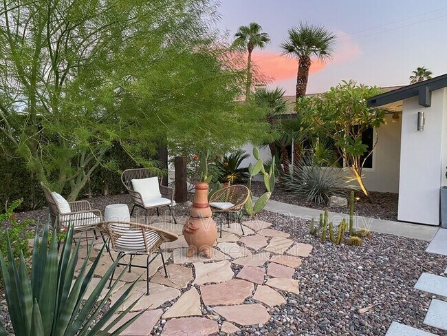 Photo - 2885 E Venetia Rd