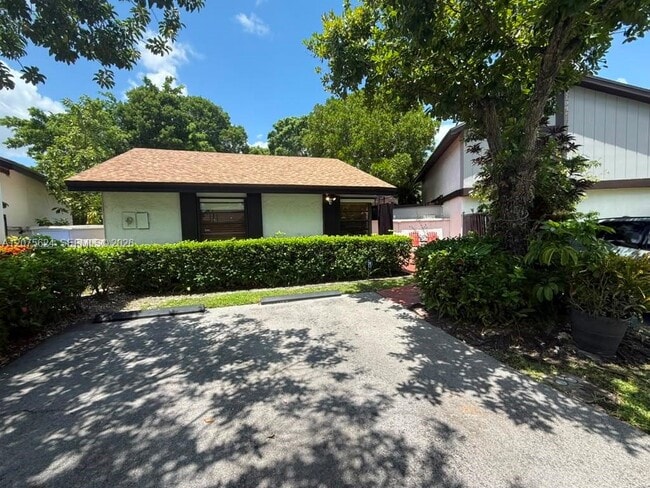 Photo - 1470 Flamingo Ct