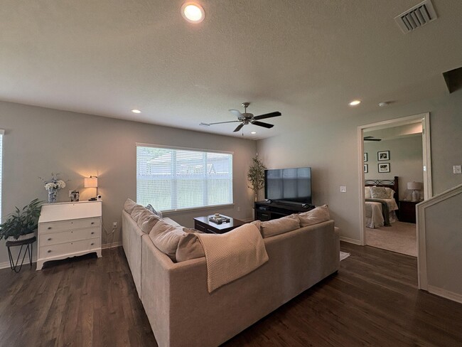 Photo - 153 Creve Core Dr