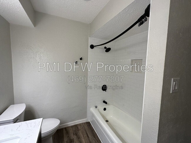 Photo - 2120 Blossom Ln