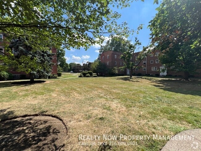 Building Photo - 2481 Noble Rd Unit 2481 / G11 COPY 2 Rental
