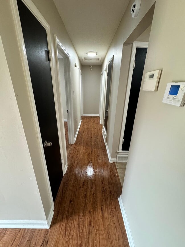 Photo - 5050 Long Branch Dr