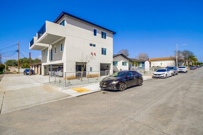 Photo - 721 E 22nd St