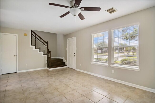 Photo - 6103 Elton Knolls St