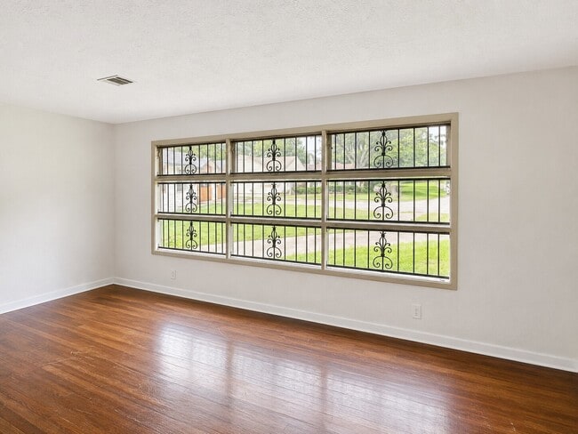 Photo - 5522 Nassau Rd