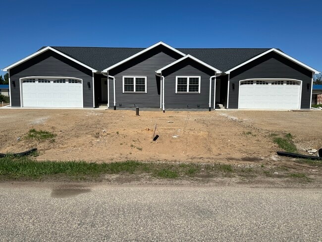 E1590 Raymond Drive Unit A and B - E1592 Raymond Dr