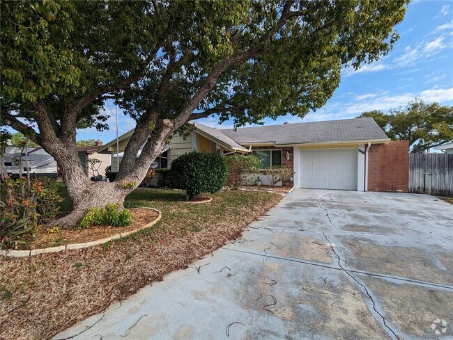Building Photo - 4233 Hillsdale Dr Rental