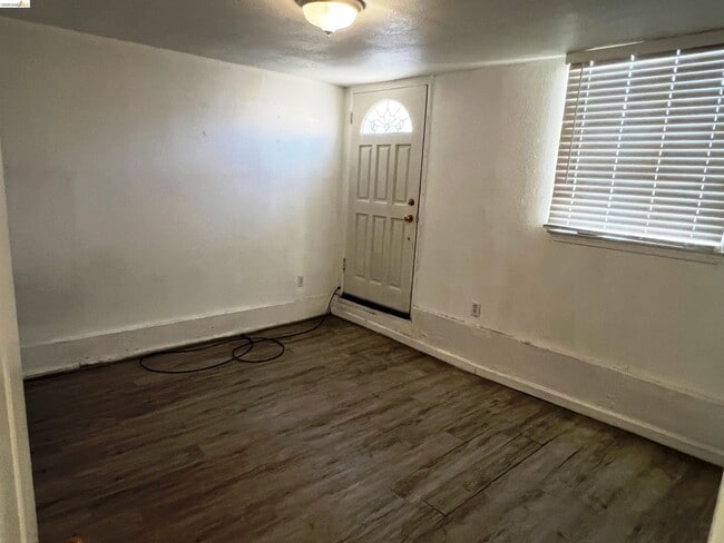 Photo - 2869 38th Ave