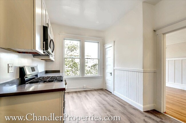 Photo - Bright & Sunny 2 Bedroom Flat with On-Site Laundry | Small Bonus Space Unit 1103