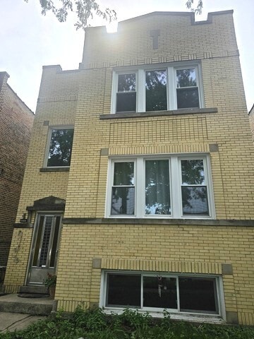 Building Photo - 5506 N Luna Ave Unit 2