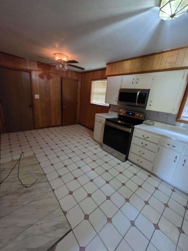 Photo - Recently Renovated - 3 Bedroom 2 Bath Home!
