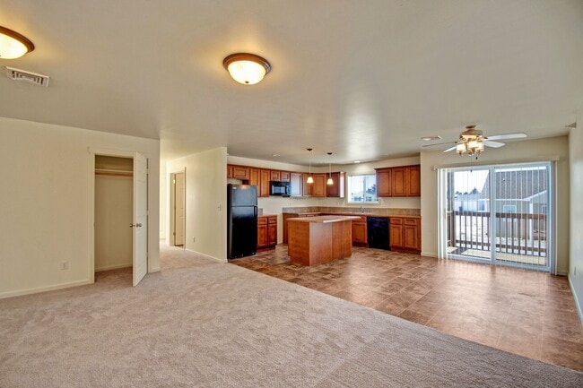 Phoenix Ridge Kitchen - Phoenix Ridge