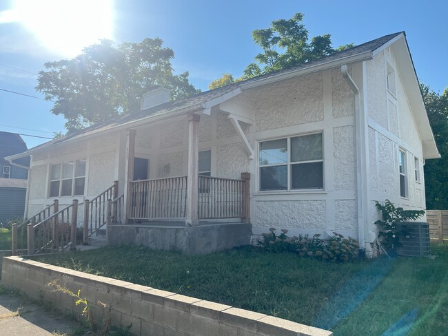 Photo - 117 W 36th St