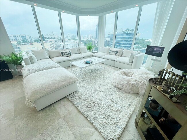 Photo - 300 S Pointe Dr Unit 705