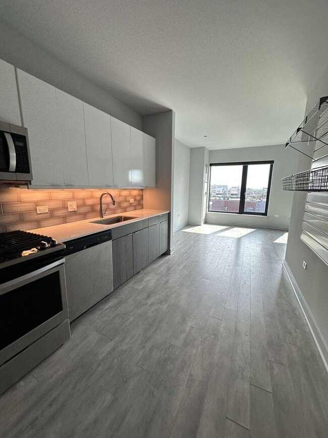 Photo - 0 bedroom in Chicago IL 60613 Unit 830