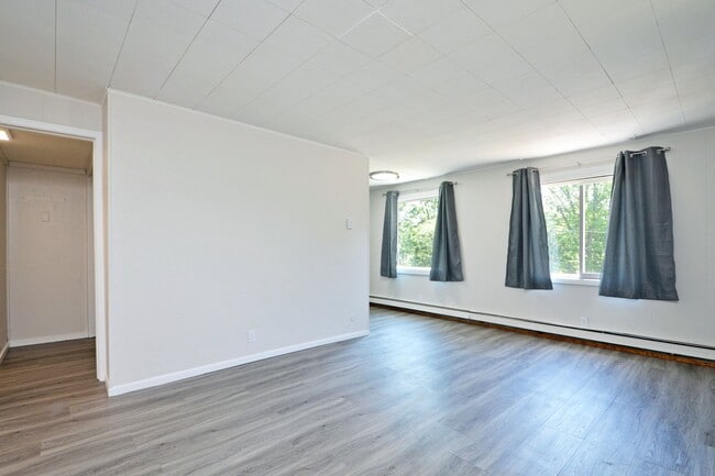 Building Photo - 1366 Pascal St Unit B