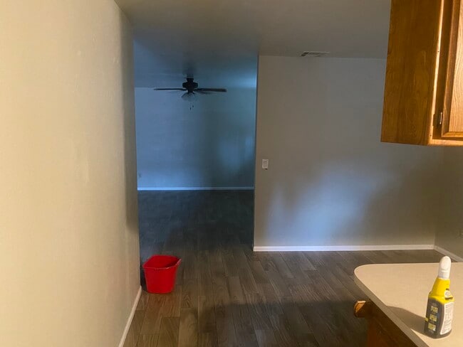 Photo - 9715 Glenn St