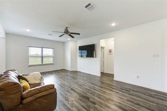 Photo - 1088 Rd 5102