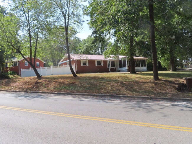 Building Photo - 298 Lafayette Rd Rental