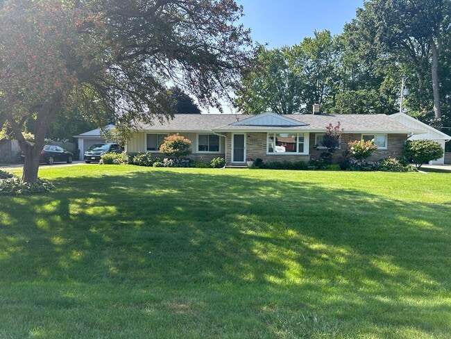 Building Photo - 1515 Autumn Dr Unit 1515