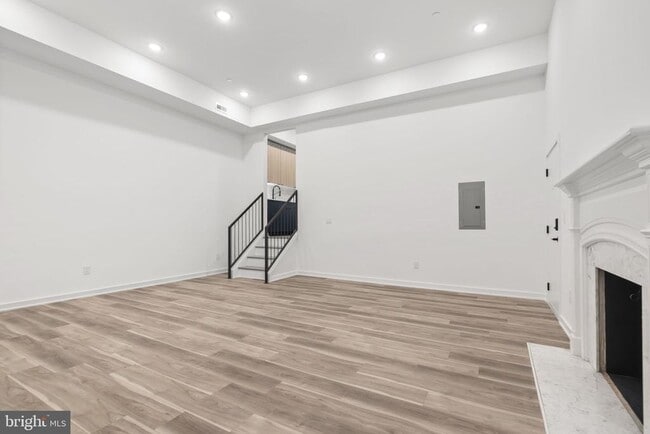 Photo - 1602 Locust St Unit 202