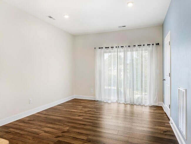 The Towns on Greenway! Two bedrooms. Two private baths, Half Bath. Greenway around the corner. Up...