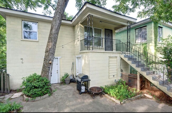Carriage House apartment, near downtown, w... - Carriage House apartment, near downtown, w...