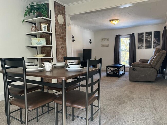 Building Photo - 208 Hudson St Unit 208 hudson st APT 2