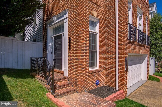 Photo - 1628 Great Falls St