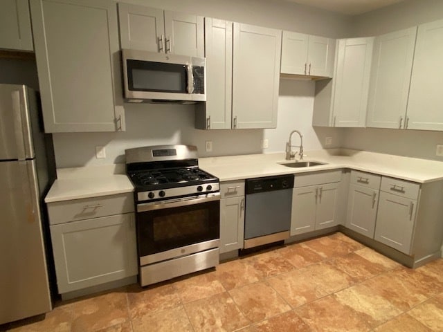 Building Photo - 27 Newton St Unit 2