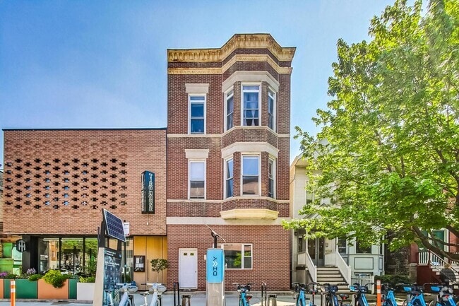 Building Photo - 3151 N Southport Ave Unit 3F Rental