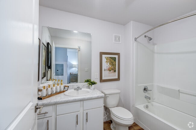2BR, 2BA-827SF-Primary Bathroom