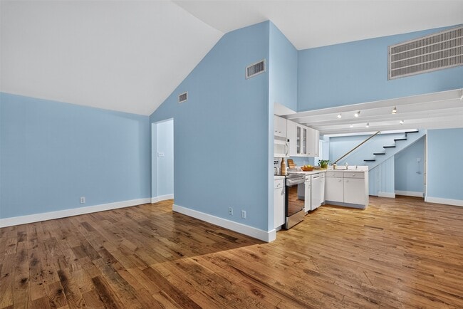Photo - 2106 Van Buren St