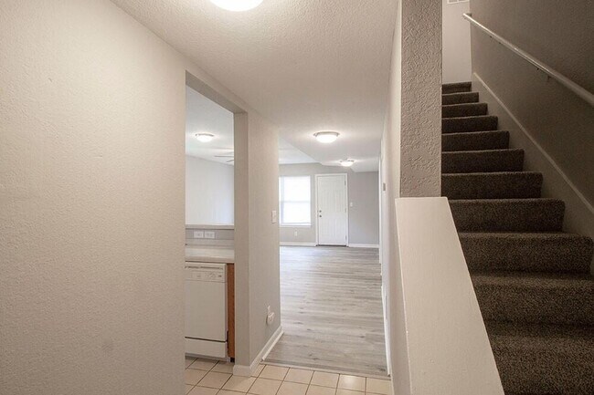 Photo - 5308 Godas Cir