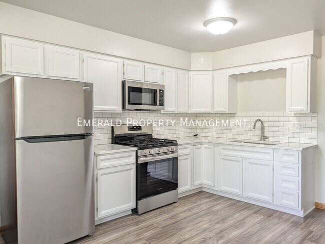 590 N Mulford Rd Unit 3