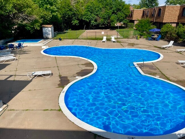 Sparkly Pool - Village Park at Rockborough Rental