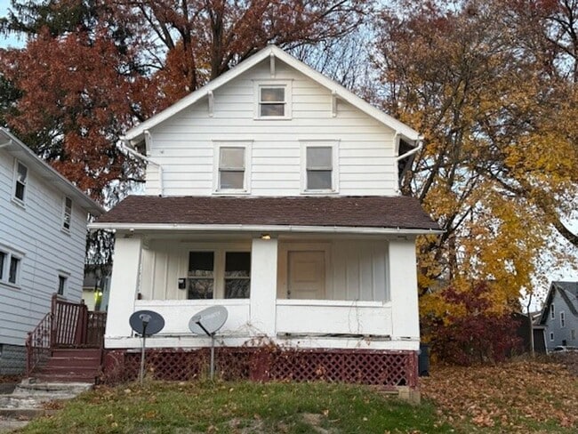 Building Photo - Spacious 3-Bedroom Home for Lease in Akron