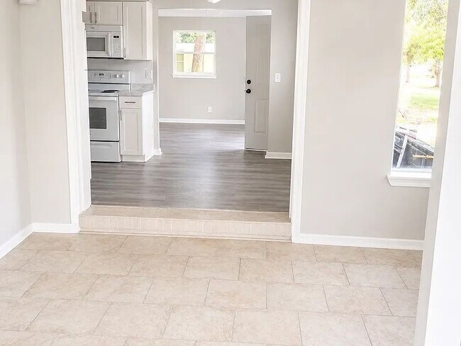 Photo - 417 Gano Ave