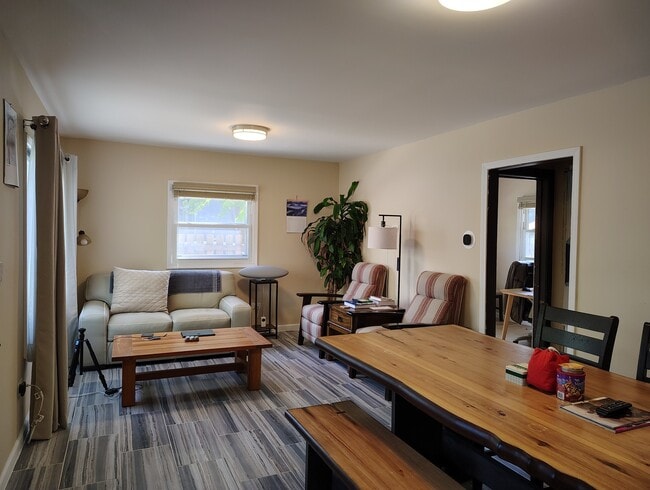 Photo - 35W325 Lambert Ave