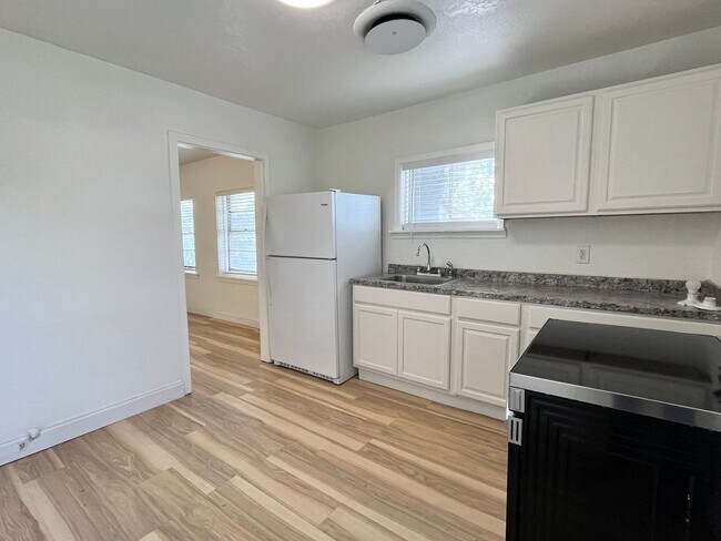 Photo - 210/212 W Vardeman Avenue Unit 212 W Vardeman Ave