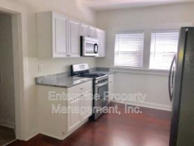 2360 Forest Ave Unit 4