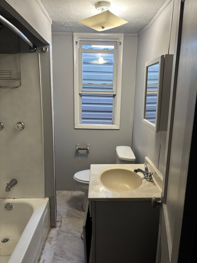 Photo - 1143 E Webster St